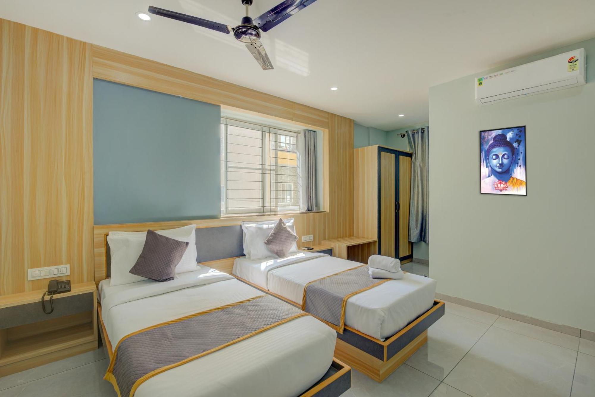 Hotel Park Lane Yelahanka Bangalore Bagian luar foto