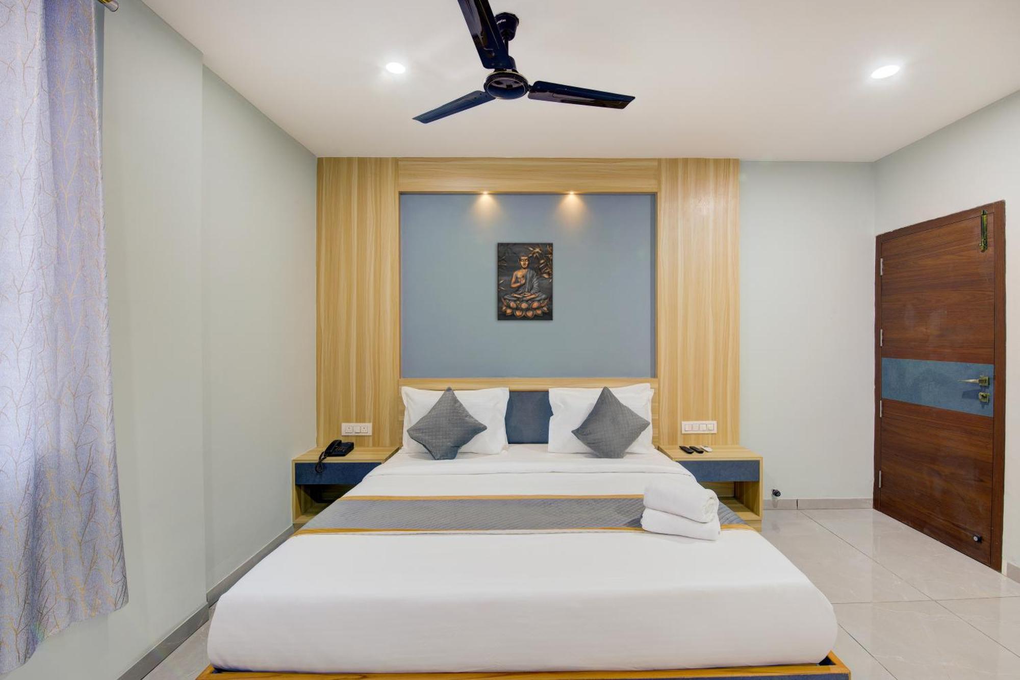 Hotel Park Lane Yelahanka Bangalore Bagian luar foto