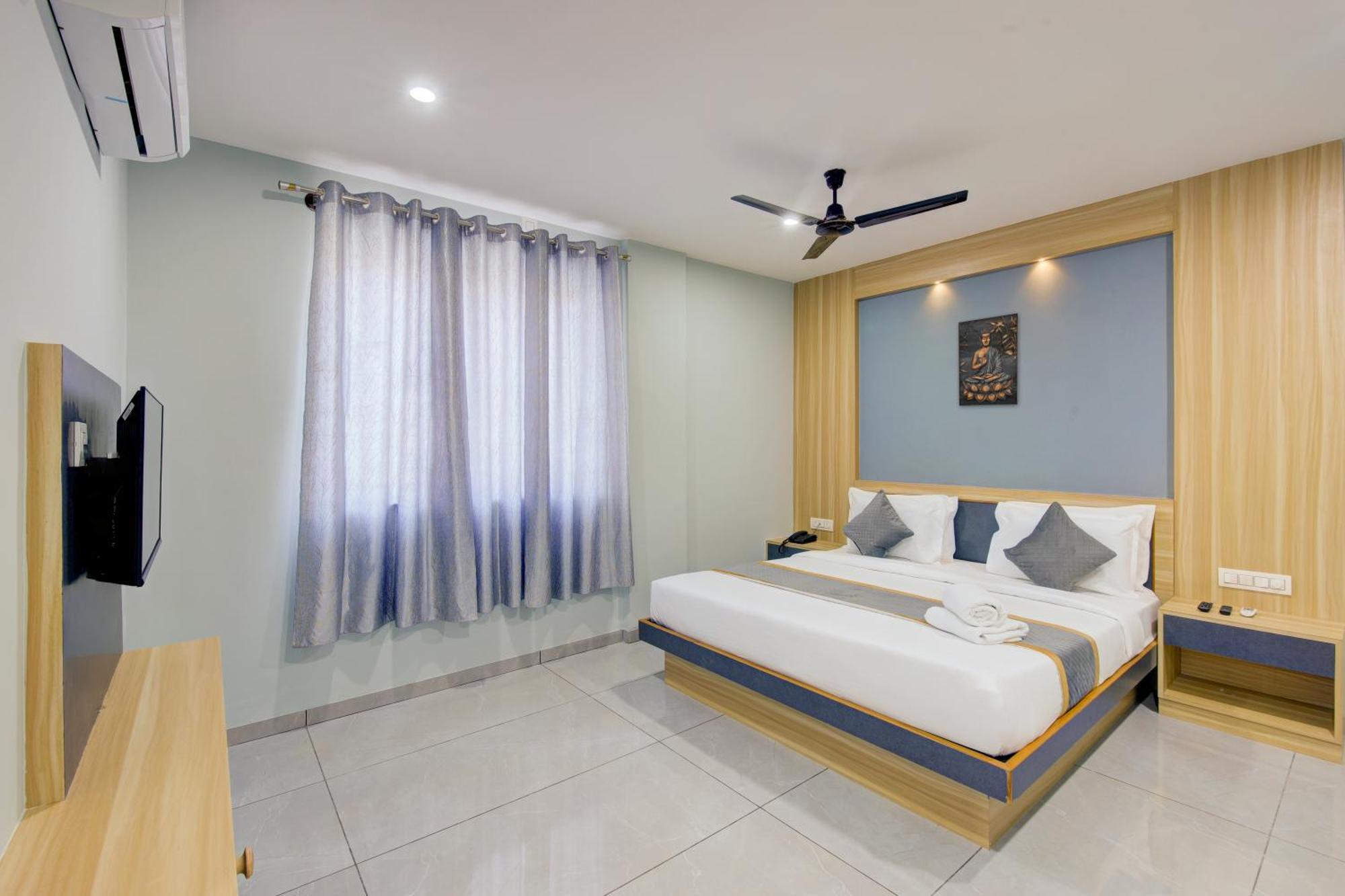 Hotel Park Lane Yelahanka Bangalore Bagian luar foto