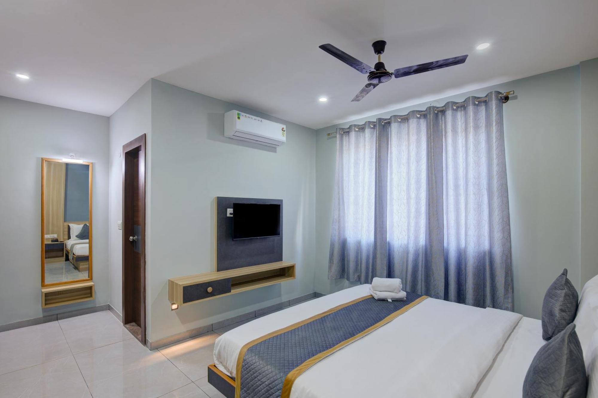 Hotel Park Lane Yelahanka Bangalore Bagian luar foto