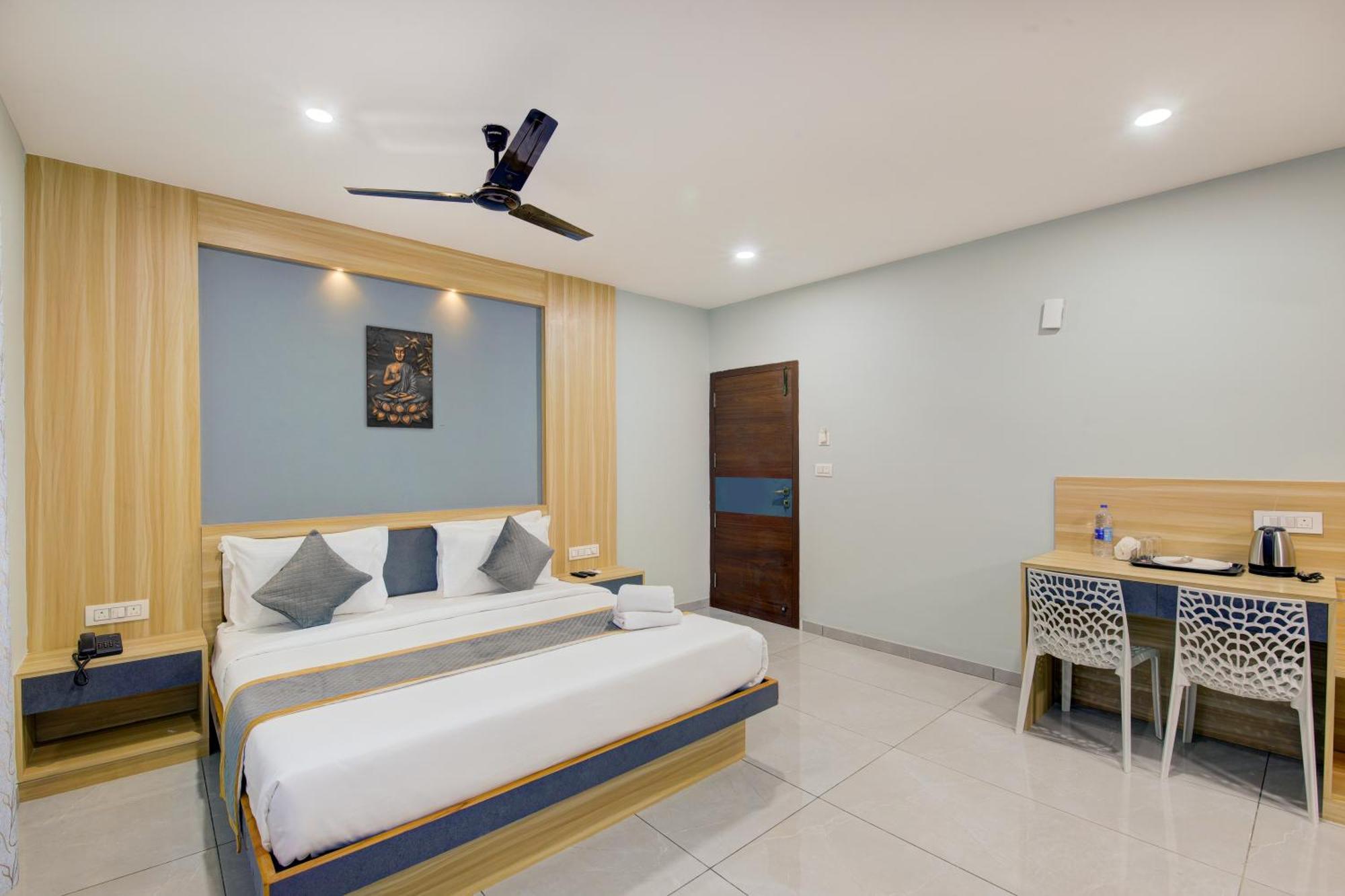 Hotel Park Lane Yelahanka Bangalore Bagian luar foto